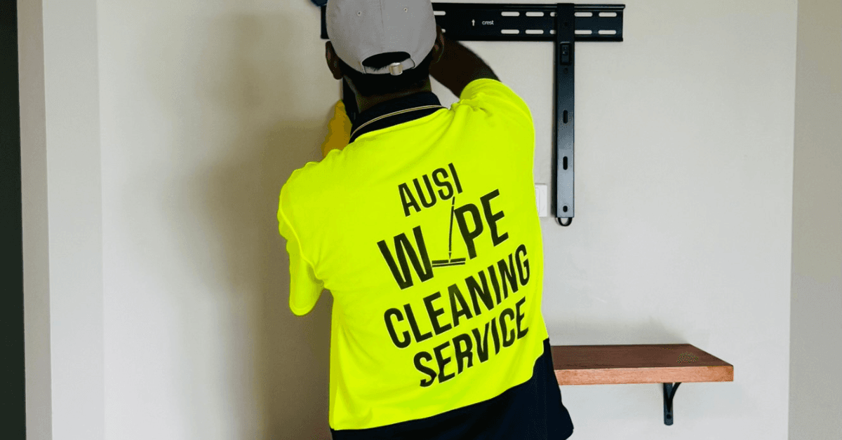 Cleaning service carousel image 1
