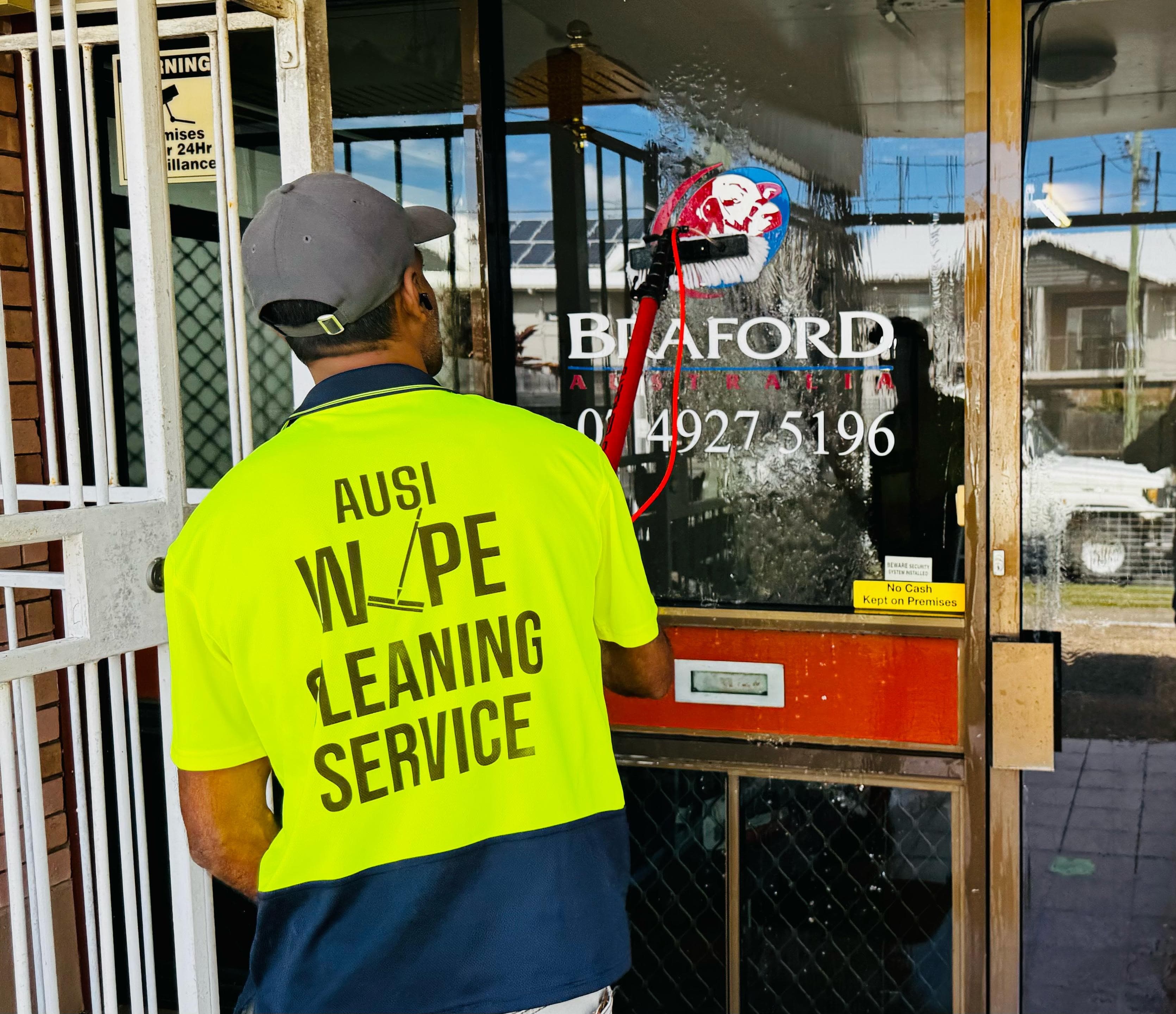Cleaning service carousel image 8